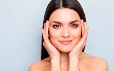 Relájate y Renueva Tu Piel: La Magia de una Limpieza Facial Profunda