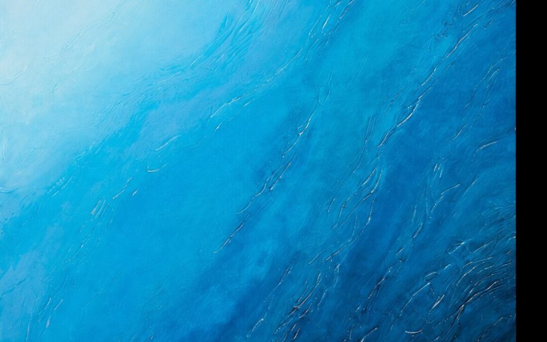 Cuadro abstracto Costa de Ibiza de Adriana Fernández, 105 × 104 cm, azules y textura
